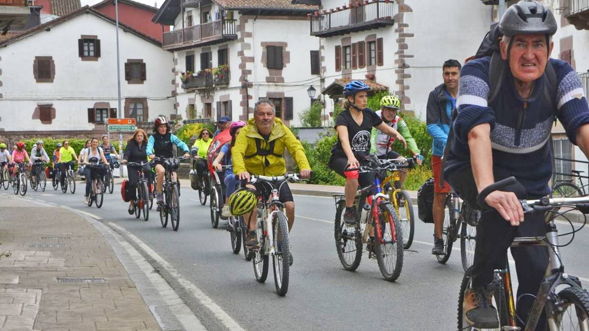 Euskal Herriko bizikleta elkarteen sarea eratu dute Elizondon