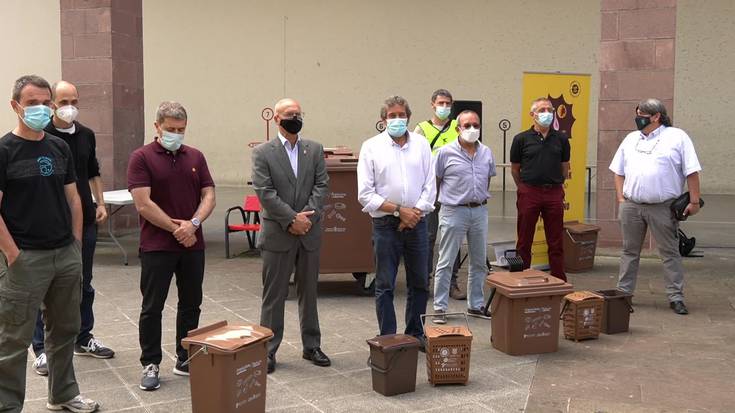 Materia organikoa birziklatzeko bosgarren edukiontzia martxan jarri dute Bortzirietako 4 herritan