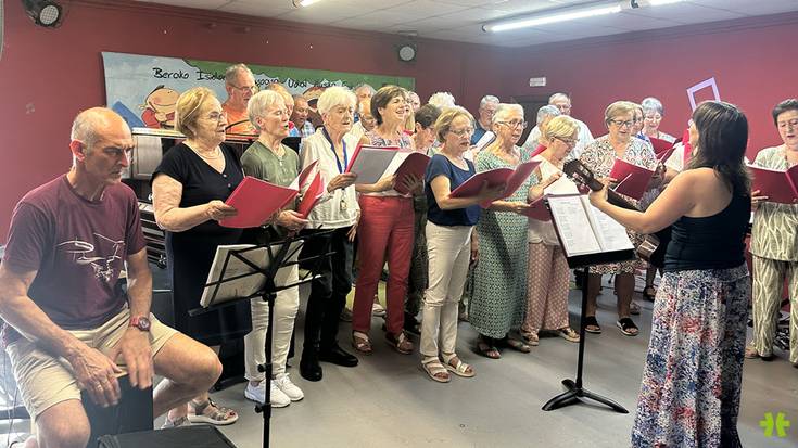 Berako musika eskolako helduek ikasturte bukaerako kontzertua eman dute