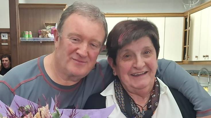 Maria Luisa Iparragirre omendu dute Etxalarren 80 urte betetzeagatik