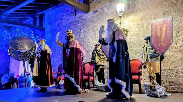 [ARGAZKIAK] Donezteben ere Errege Magoen kabalkada egin dute