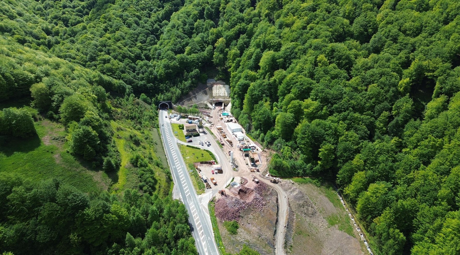 Asteazken goizean Almandozko eta Belateko tunelak itxiko dituzte Iruñeko noranzkoan