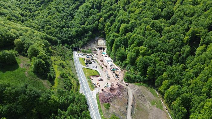 Asteazken goizean Almandozko eta Belateko tunelak itxiko dituzte Iruñeko noranzkoan
