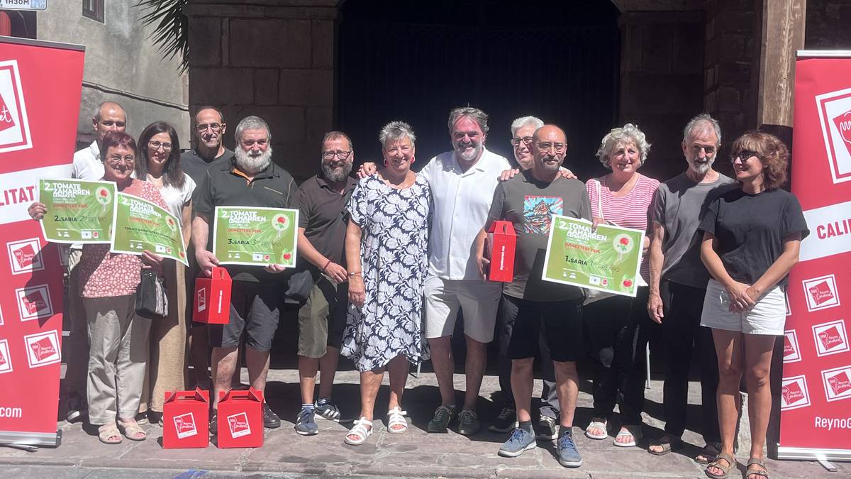 Tomate zaharren lehiaketa egin zuten atzo Donezteben