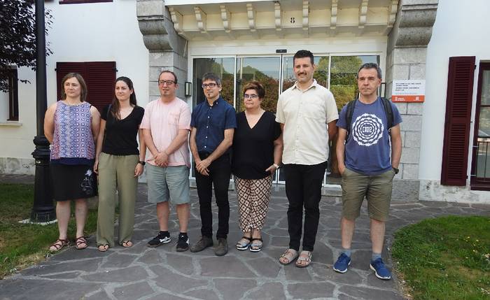 Euskara sustatzeko hitzarmena sinatu dute Euskarabideak eta Baztan-Bidasoko hiru zahar etxeek