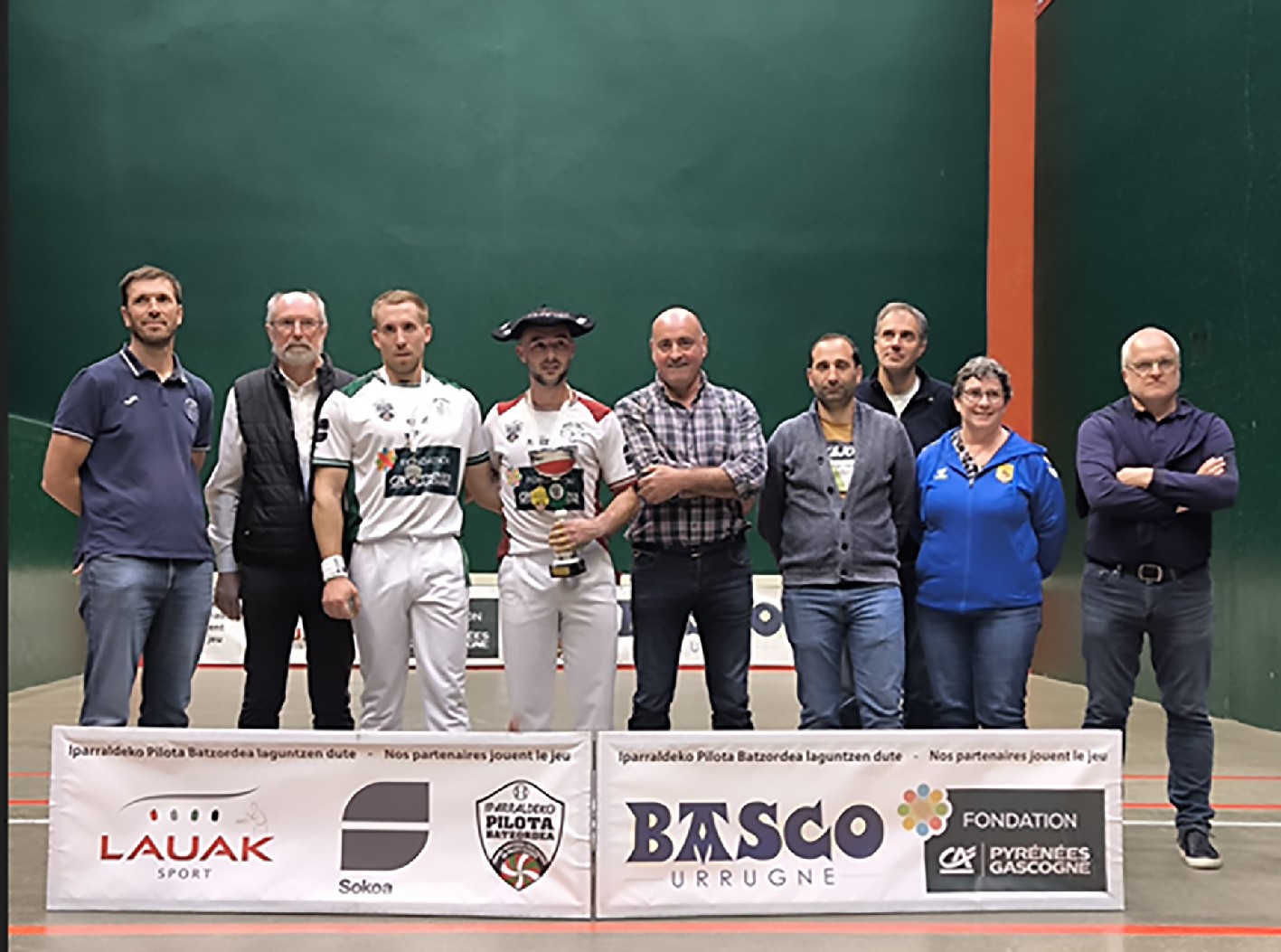 Sarako Izarrako Betti Gurrutxagak irabazi du Iparraldeko trinketeko esku huskako txapelketa