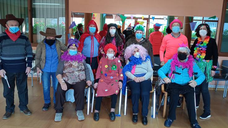 Berako jubilotekako kideek inauteriak ospatu dituzte