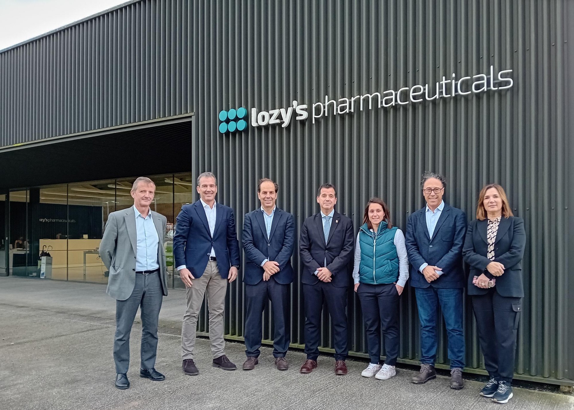 Irujo kontseilariak Lekarozko Lozy's Pharmaceuticals enpresa bisitatu du