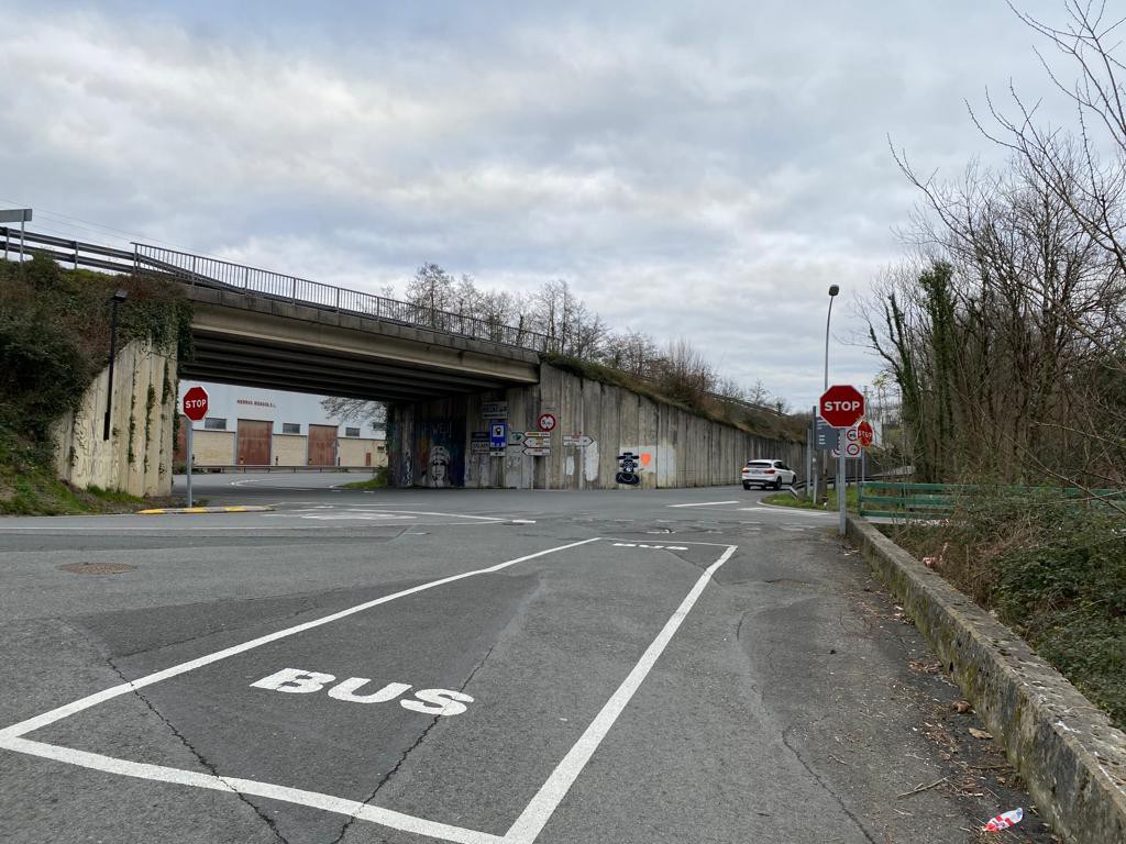 Zalain auzoan bi autobus geltoki paratuko dituzte