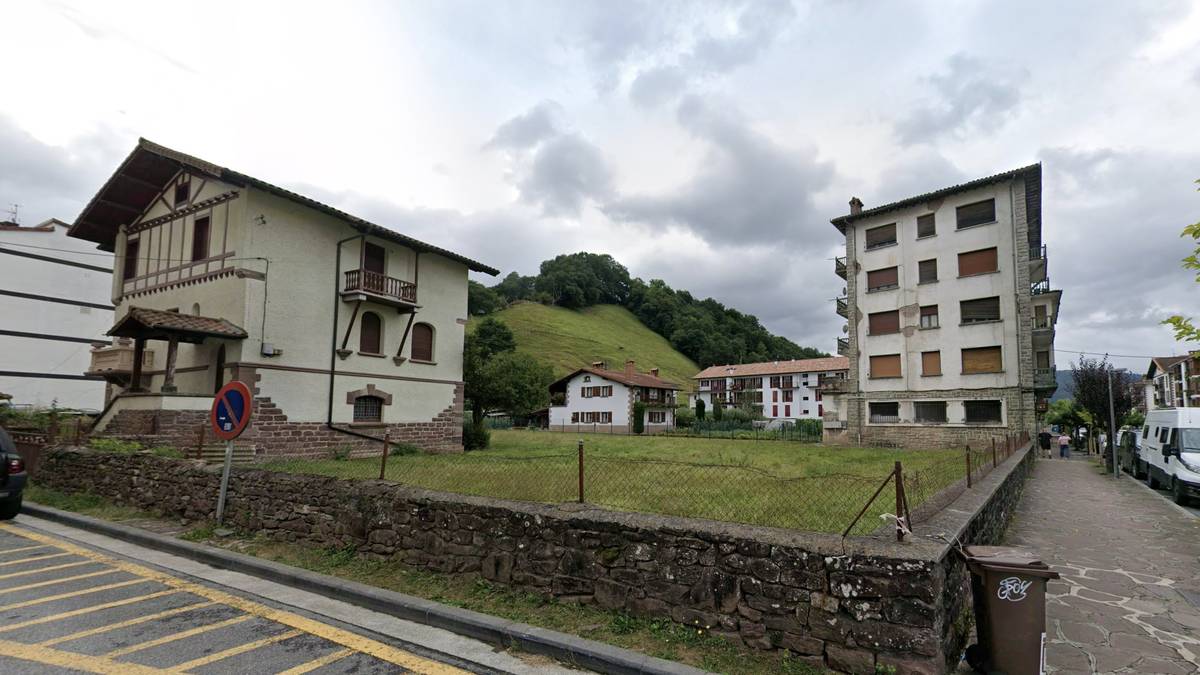 Baztango Udalak Elizondoko lursail baten enkantea geldiarazi du herritarren eskura jartzeko helburuarekin