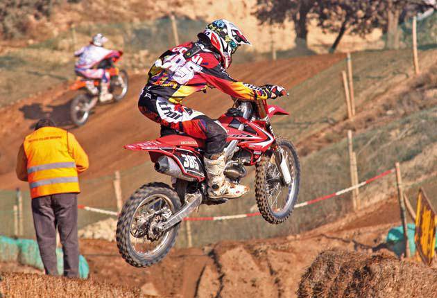 «Moto gainean nabilenean ez dago  batxeak, lohia eta saltoak bertzerik»