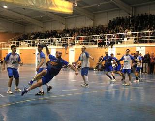 Lauko finala Doneztebera ekartzeko bertze urrats bat eman nahi du Errekak ortzeguneko partidan