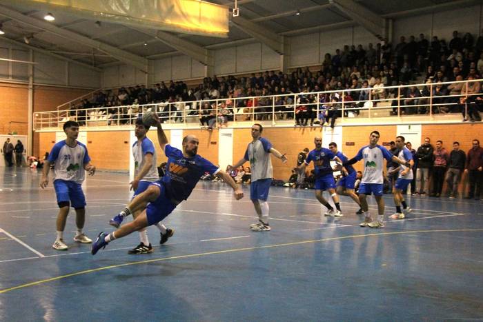 Lauko finala Doneztebera ekartzeko bertze urrats bat eman nahi du Errekak ortzeguneko partidan