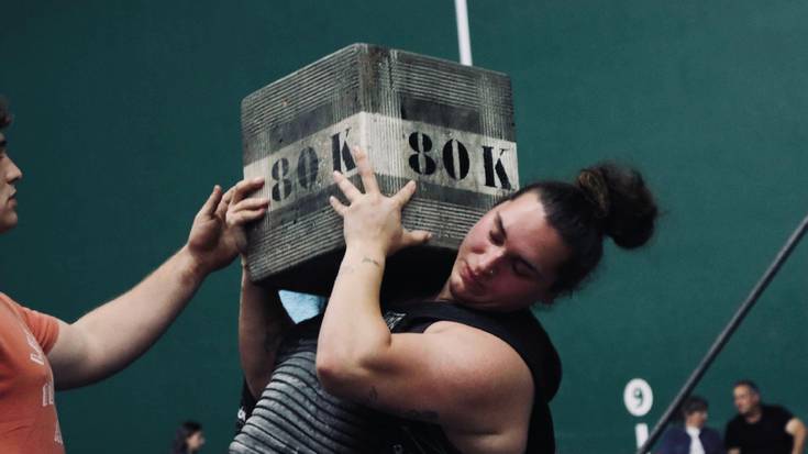 Estefi Etxebeste eta Jon Rekondo urrezko harrijasotze eta aizkolari txapelketetako finaletan izanen dira igandean Azpeitian