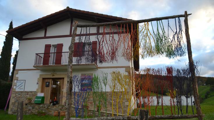 Igandera arte egonen da ikusgai 'Hogei, Hogei, Hogei' erakusketa Berako Armi arte aretoan