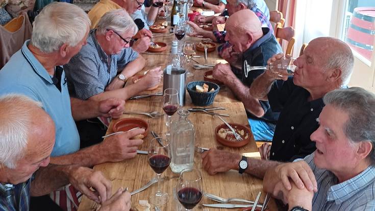 Sarako Beti Gazte adinekoen elkarteak urteko azken elkarretaratzea egin du