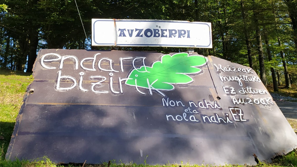 'Haizeak mugituko ez duen auzoa' dela argi utzi dute Lesakako Auzoberrin