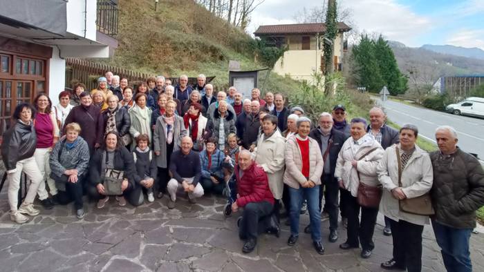 Elkarrizanek sorreratik gaur egunera arteko boluntario denak omendu ditu