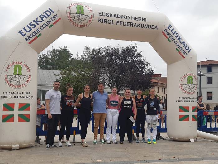 Nerea Sorondo Euskal Herriko aizkolari txapelketaren finalean izanen da, baina Maika Ariztegi ez