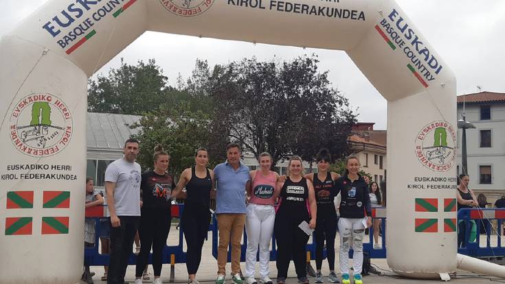 Nerea Sorondo Euskal Herriko aizkolari txapelketaren finalean izanen da, baina Maika Ariztegi ez