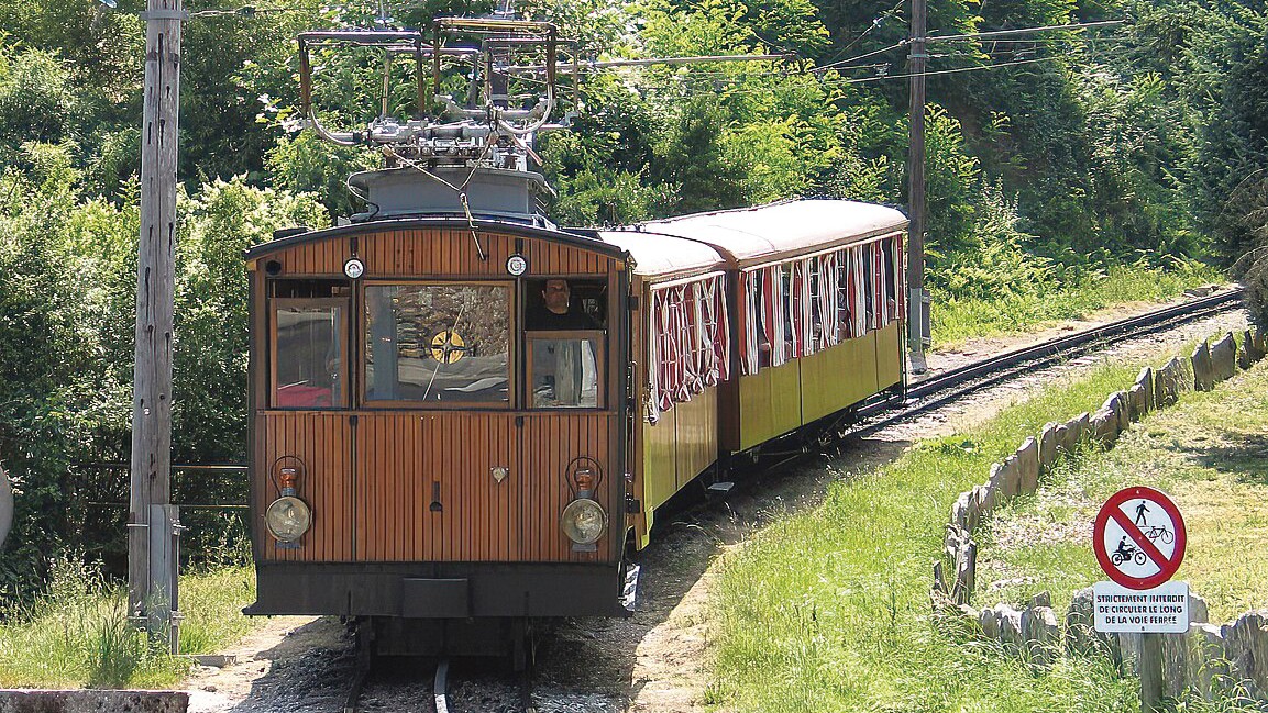 Ehun urte beteko ditu Larhungo Treinak ekainaren 30ean