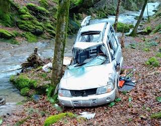 Gizonezko bat zauritua Baztanen auto istripu batean