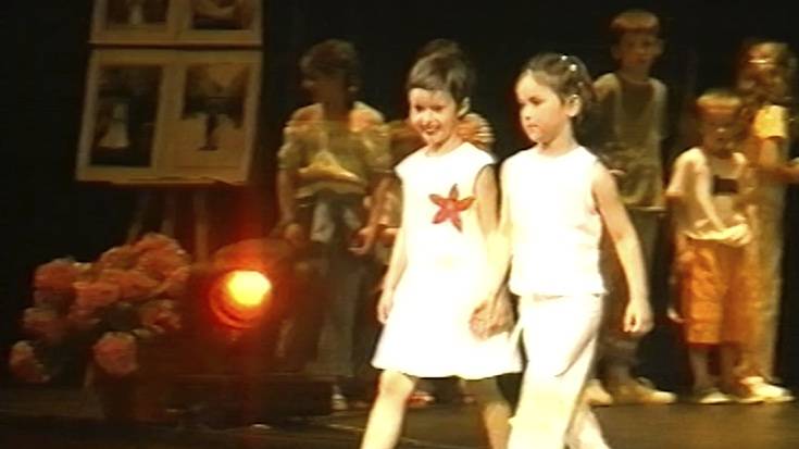 Moda desfile arrakastatsua Lesakako Zambran 2003ko udaberrian