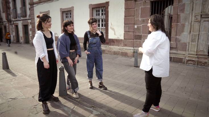 Baztango Bidenabar musika taldeko kideak izanen dira aste honetako Hitzetik Hortzerako gonbidatuak