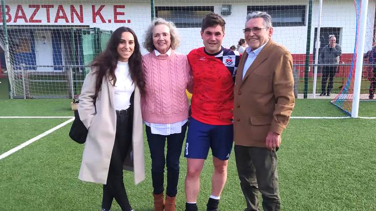 Giltxaurdiko denboraldiko azken partidan Luis Iturriria kapitaina omendu du Baztan futbol taldeak