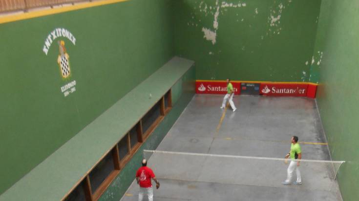 Euskal Herriko bigarren mailako pasaka txapelketako finaletik kanpo gelditu da Laxoa Elkarteko bikotea