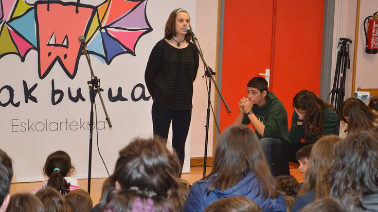 Ekhiñe Zapiainek eta Etxahun Azkarragak Nafarroako eskolarteko bertso txapelketan parte hartuko dute gaur