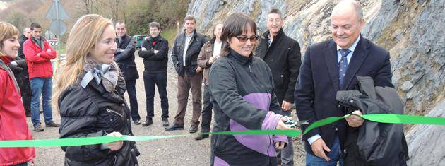 Endarlatsa eta Bertiz arteko Bide Berdea inauguratu dute garai bateko trenbidean