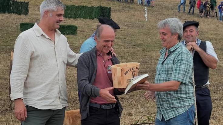 Antonio Alustiza omendu dute Uharte Arakilgo Artzain Egunean