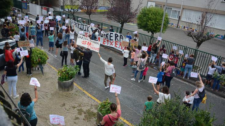 Ikasleak 15:00etan etxeratzeko eskatu dute hainbat guraso eta haurrek Donezteben