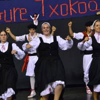 Gure Txokoa dantza taldearen emanaldia