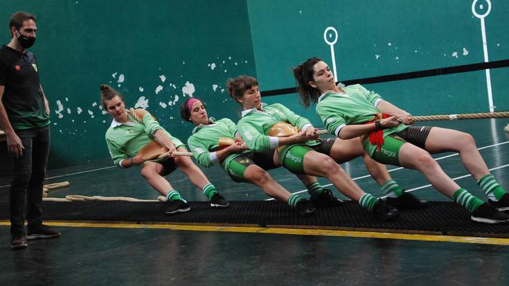 Beti Gazteko emakumeak nagusitu dira 4x4 sokatira txapelketan