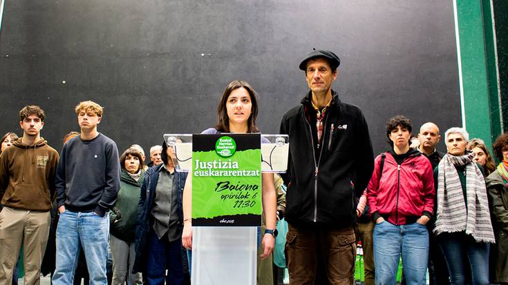 Euskal Herrian Euskaraz-ek antolatutako manifestaziora joateko autobusa antolatu dute Bortzirietan