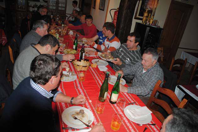 Basurde afaria egin dute herriko eta Goizuetako ehiztariek