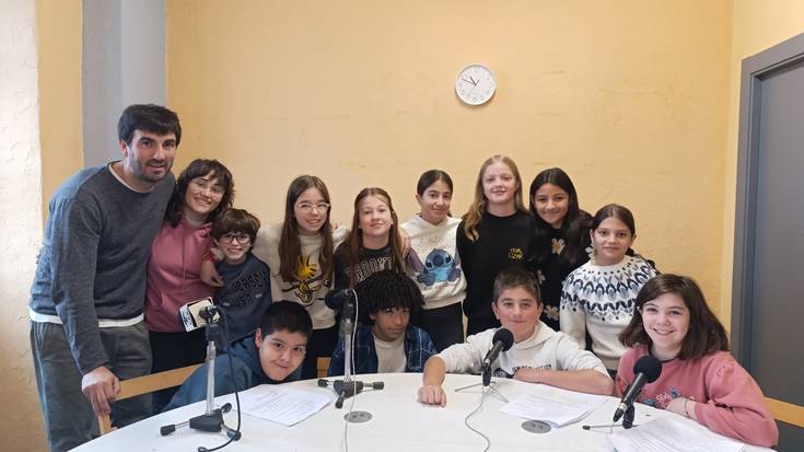 Lesakako Irain Eskolako lagunak Xorroxin Irratian