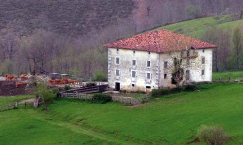 Lau zati ditu Irisarriko turismo eta aisialdirako gunearen proiektuak
