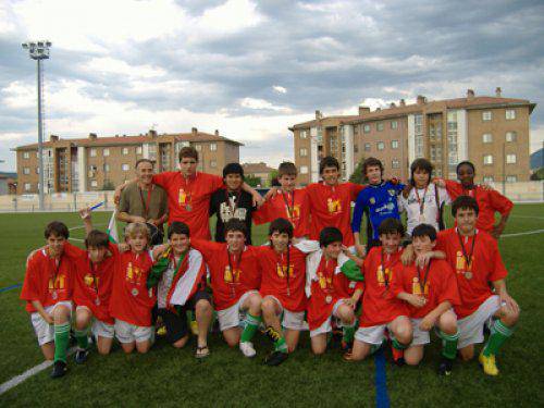 Beti Gazteko infantil mailako futbol taldea Nafarroako txapeldun suertatu da