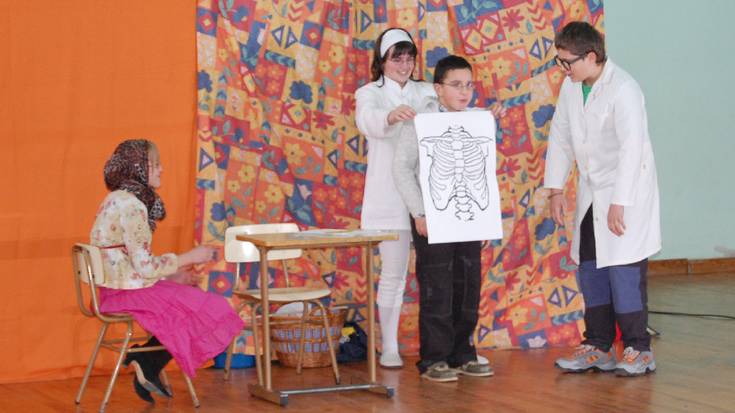 Gaztetxo eta nerabeentzat antzerki tailerra osatu nahi dute Lesakan