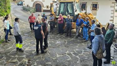 [ARGAZKIAK] Berriz ere auzolanean aritu dira eratsundarrak