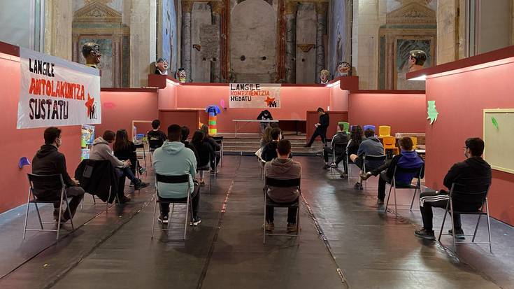 Langileen kontzientzia indartzeko hitzaldia eginen dute Etxalarren