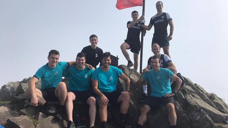 Erreka kirol elkarteko mendizaleak Mendaurren izan dira