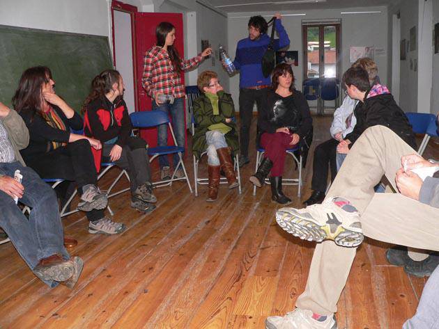 Bertako produktuekin osatutako saskia aukeran 