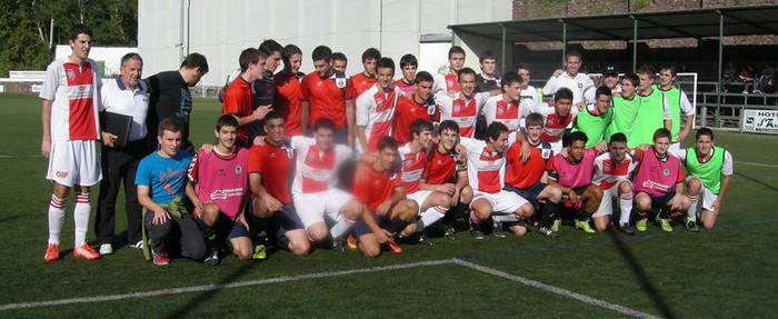 Doneztebe futbol talde nagusiak geldiezin segitzen du eta Baztangoak ezin irabaziz