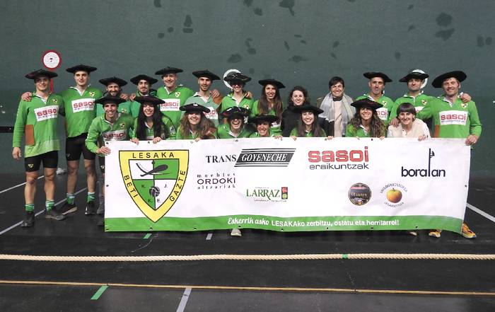 Lesakan jokatutako Euskal Herriko bi txapelak Beti Gaztek jantzi ditu nagusitasunez