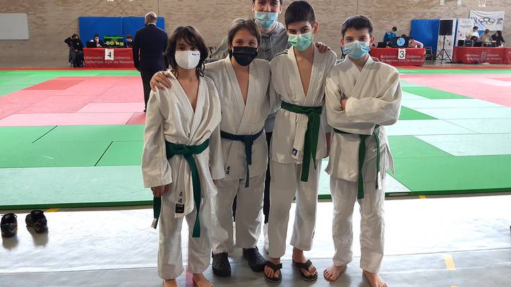 Berriz ere lehian hasiak dira Doneztebeko Erreka elkarteko judokak