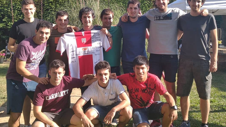 Doneztebe Futbol Taldeko erregionalek joan den denboraldiko entrenatzaileari esker ona adierazi diote